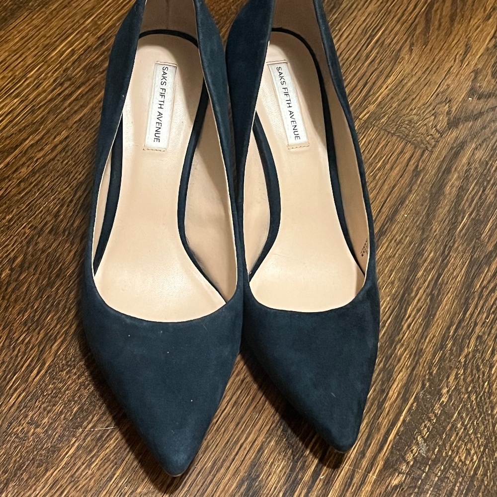 Navy Blue Saks Fifth Avenue pumps Sz 7